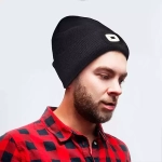Pălărie de iarnă cu lumină LED - LEDBEANIE®
