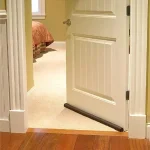 Etanșare ușă împotriva curenților de aer, insectelor și zgomotului DOORITO®